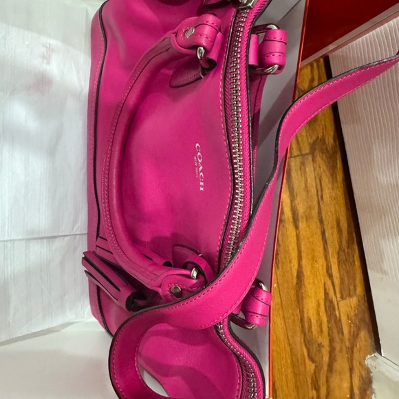 Brand New COACH (authentic) Leather Handbag - Picture 4 of 8